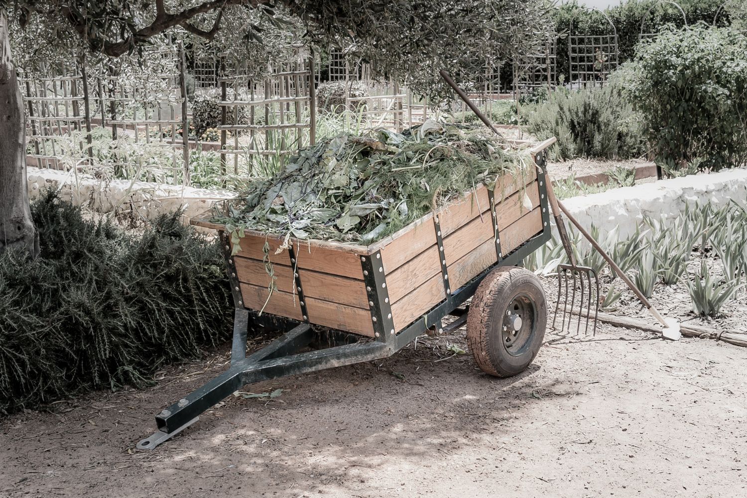 trailer with rubber wheels for garden use in montgomery al